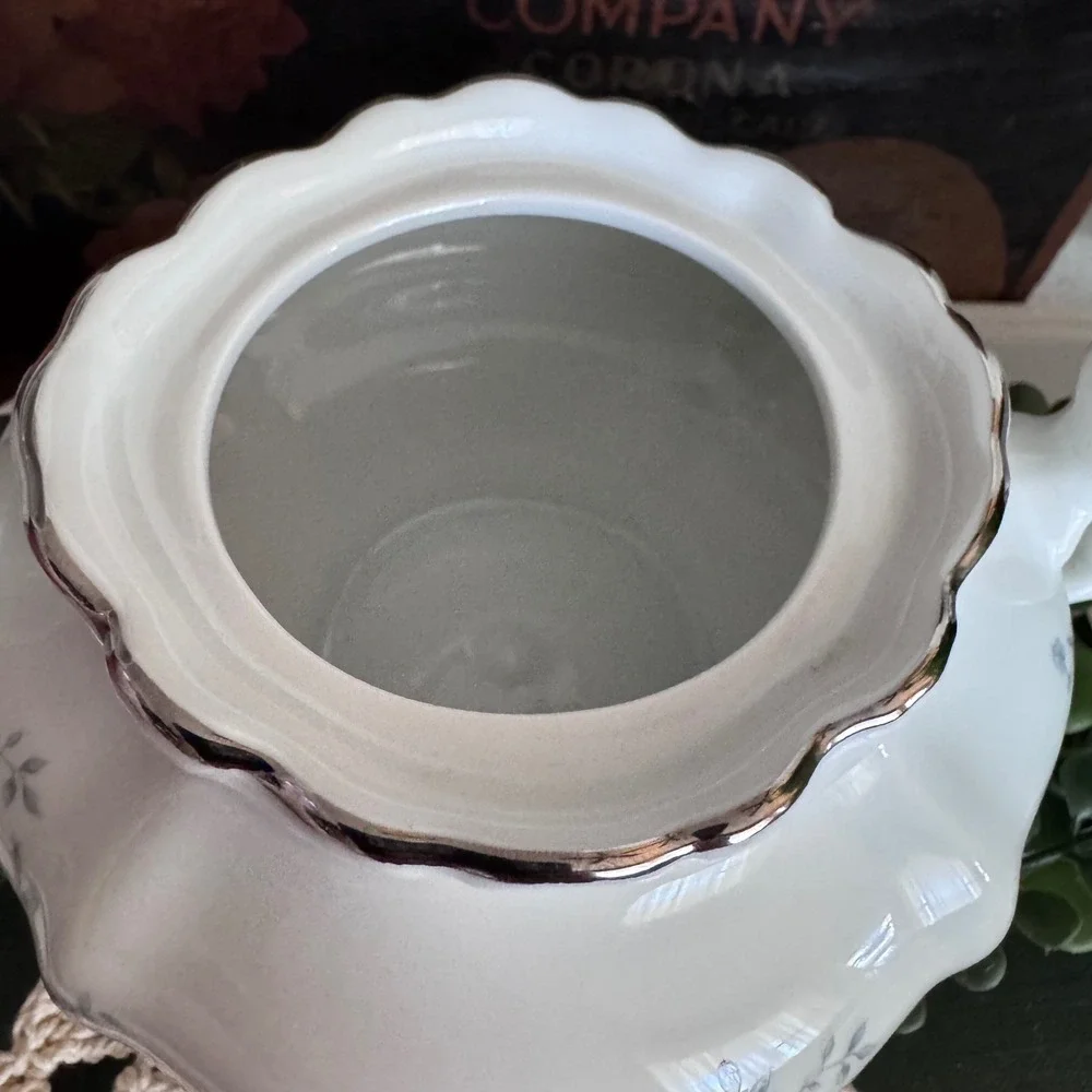 Johann Haviland Blue Garland Sugar Bowl with Lid Bavaria Germany Platinum Trim